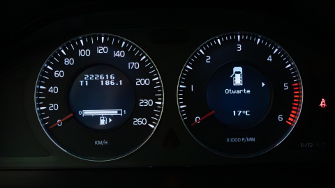 Volvo V70 (2007-2011) polskie menu w wyświetlaczu i liczniku Volvo V70 (2007-2011) polskie menu w wyświetlaczu i liczniku