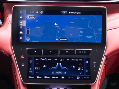 Maserati Grecale - polskie menu (zmiana regionu) | nawigacja, radio, sterowanie głosowe