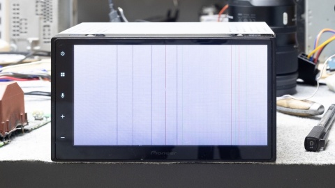 Naprawa Pioneer SPH-DA160DAB – Zawieszanie, biały ekran, logo