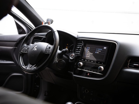 Naprawa wyświetlacza Mitsubishi NR-201 - (Mitsubishi Outlander 2019-2021r.) | Serwis radia