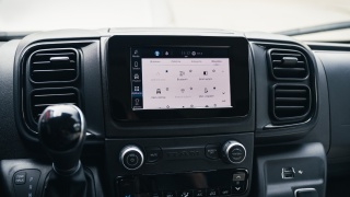 Dodge Ram Promaster polskie menu, zmiana regionu