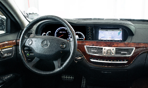 Polskie menu w Mercedesie – spolszczenie systemu NTG 3.0 w modelu S-Klasa W221 AMG