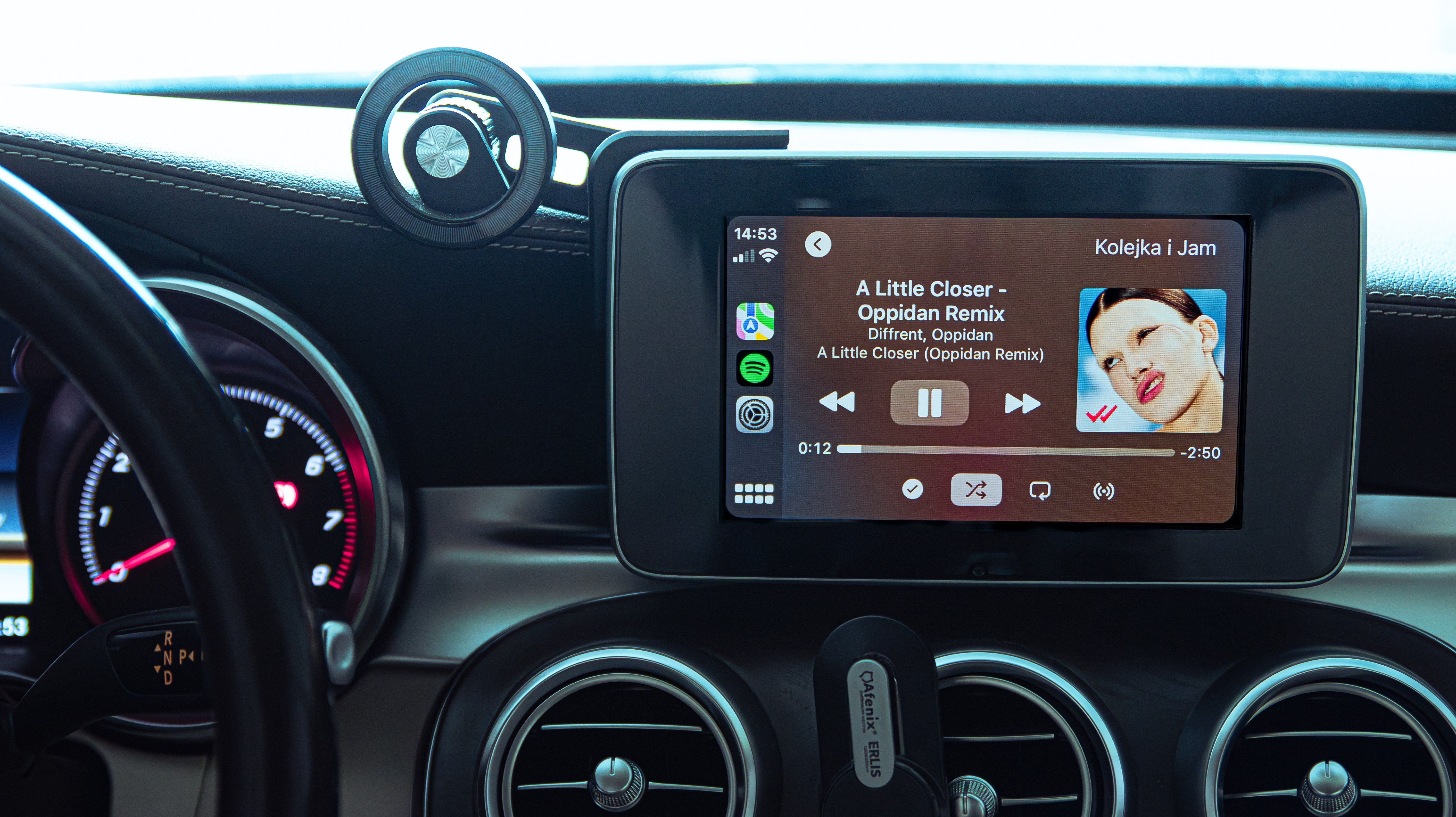 Spotify w mercedesie