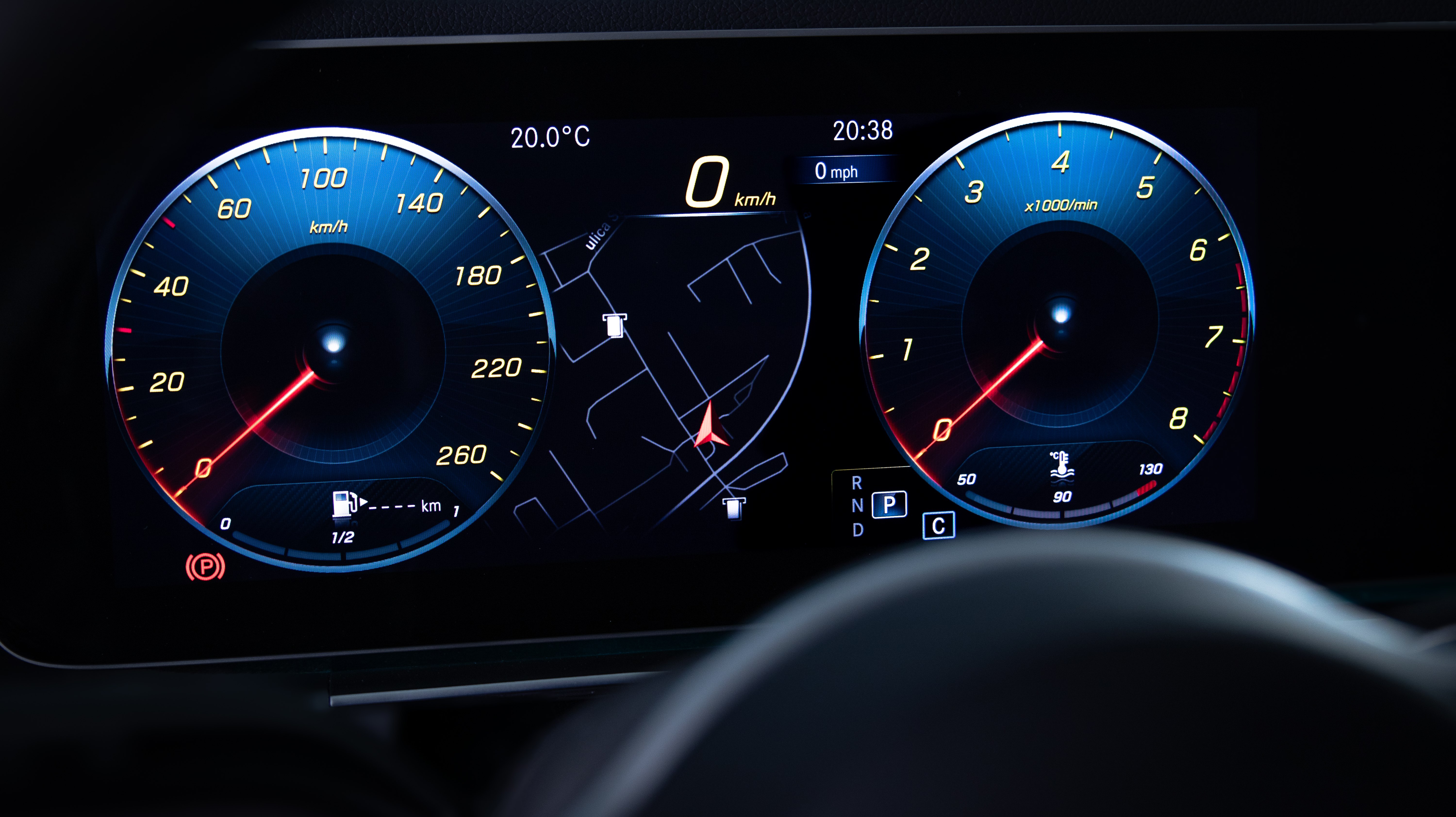 Mercedes GLE polskie menu w zegarach