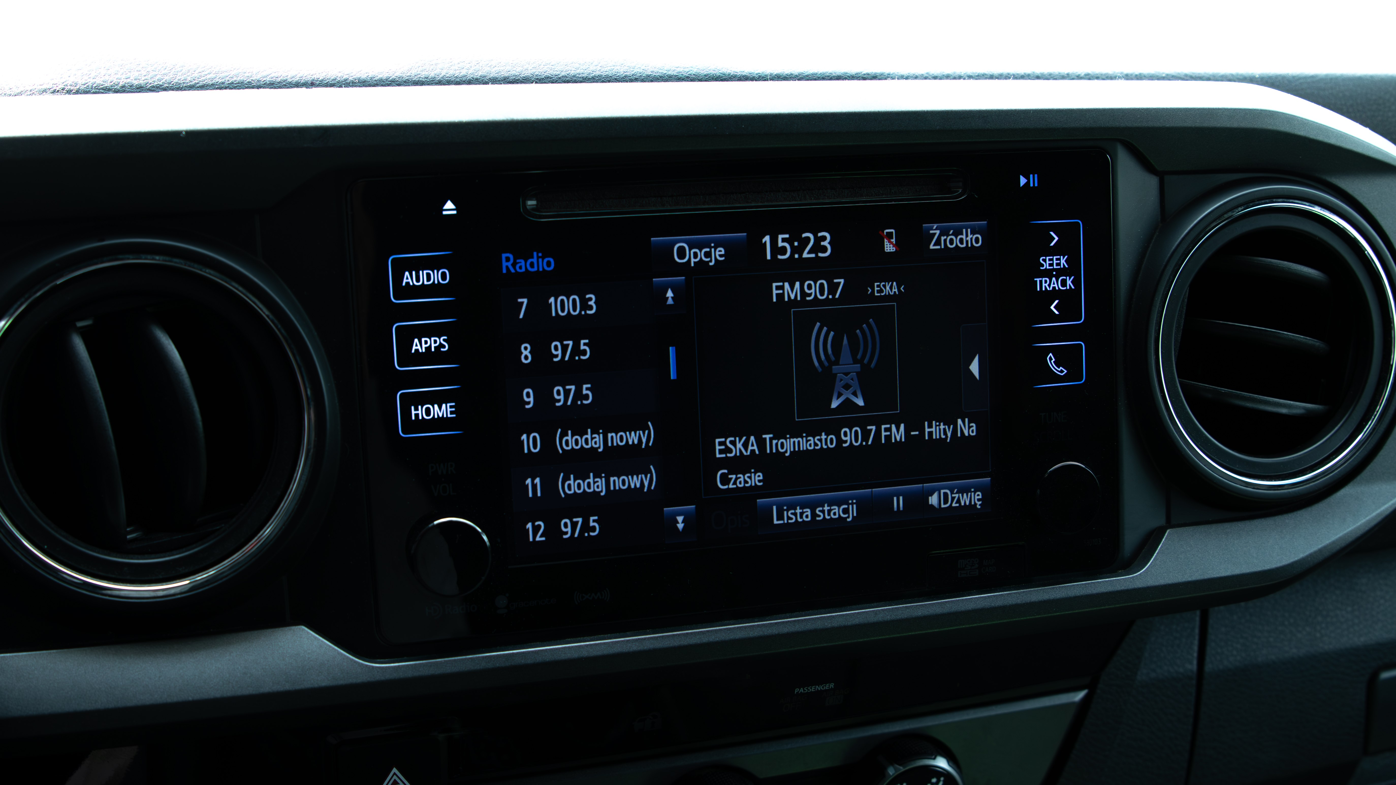Toyota Tacoma stacje radiowe