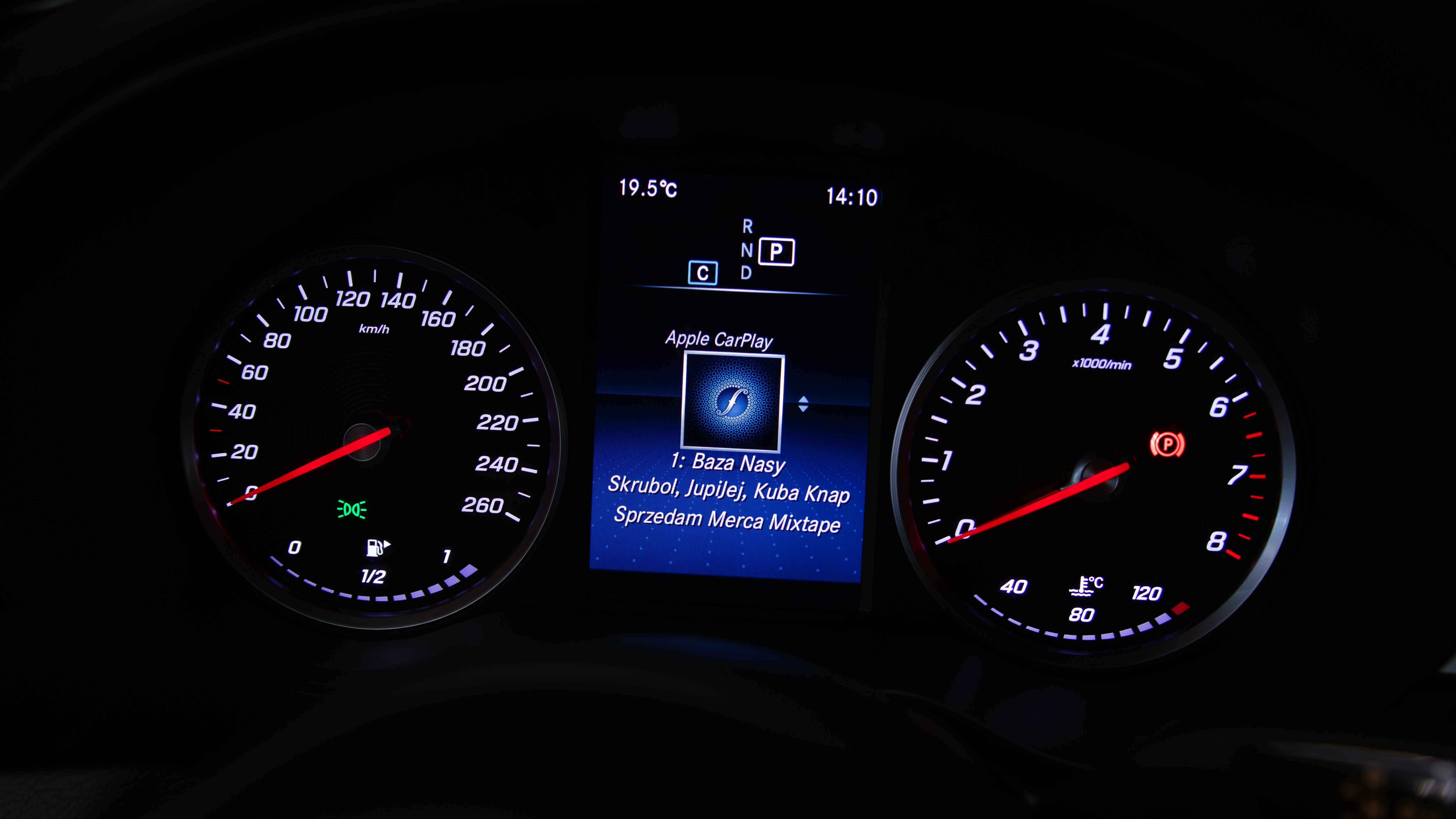 aktywacja carplay mercedes