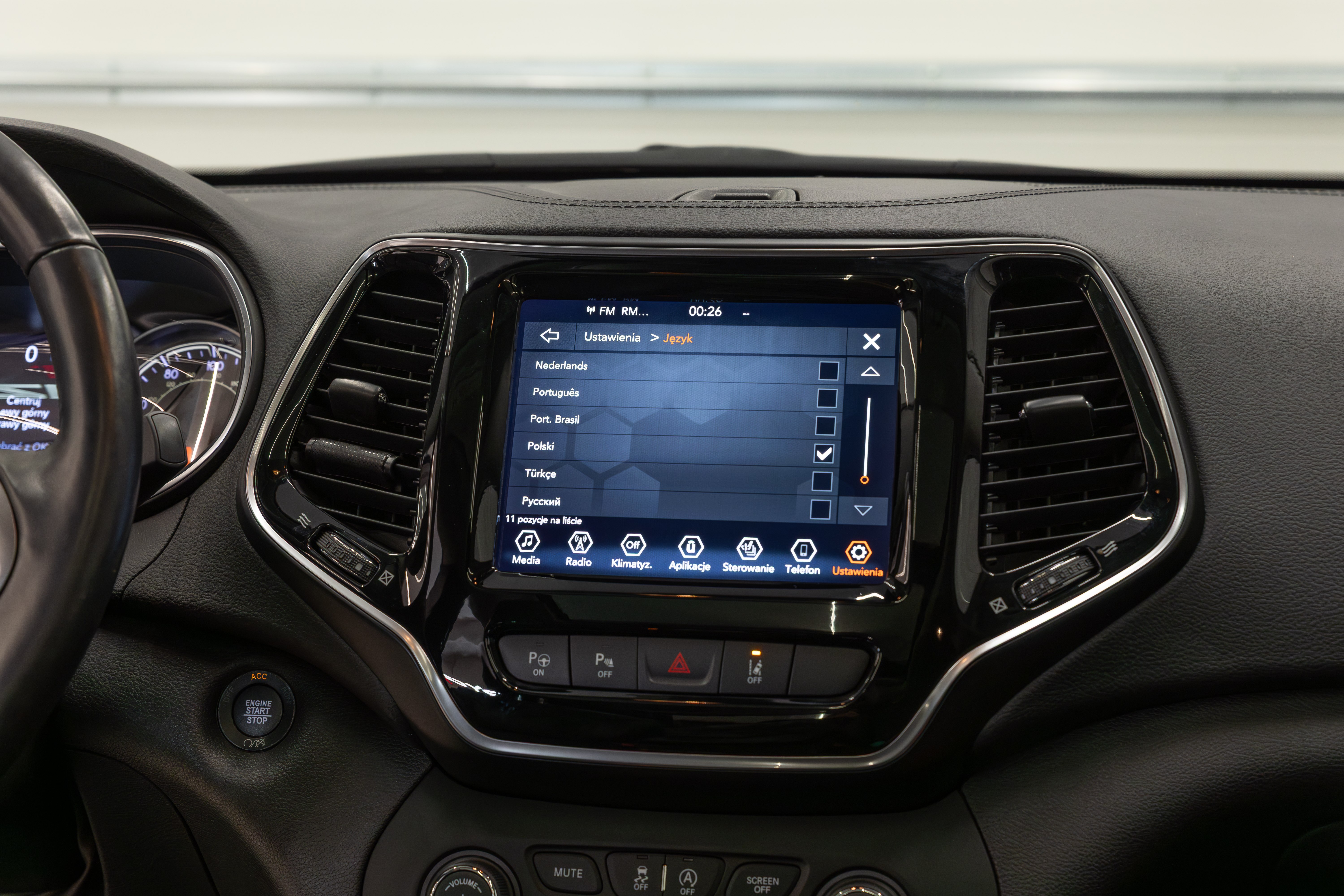 jeep cherooke cena wgrania polskiego menu