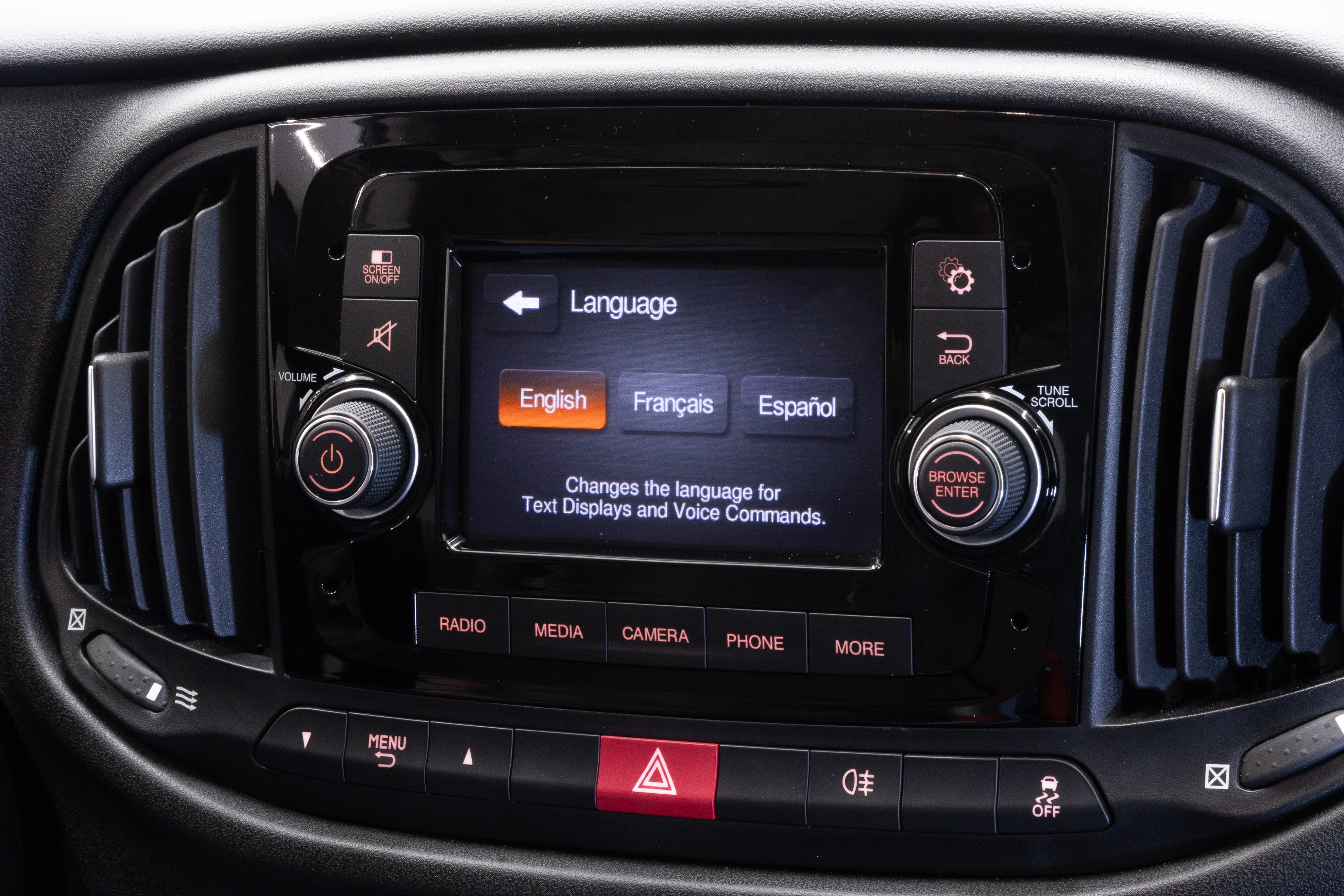 radio dodge ram promaster wersja usa przed zmianą języka